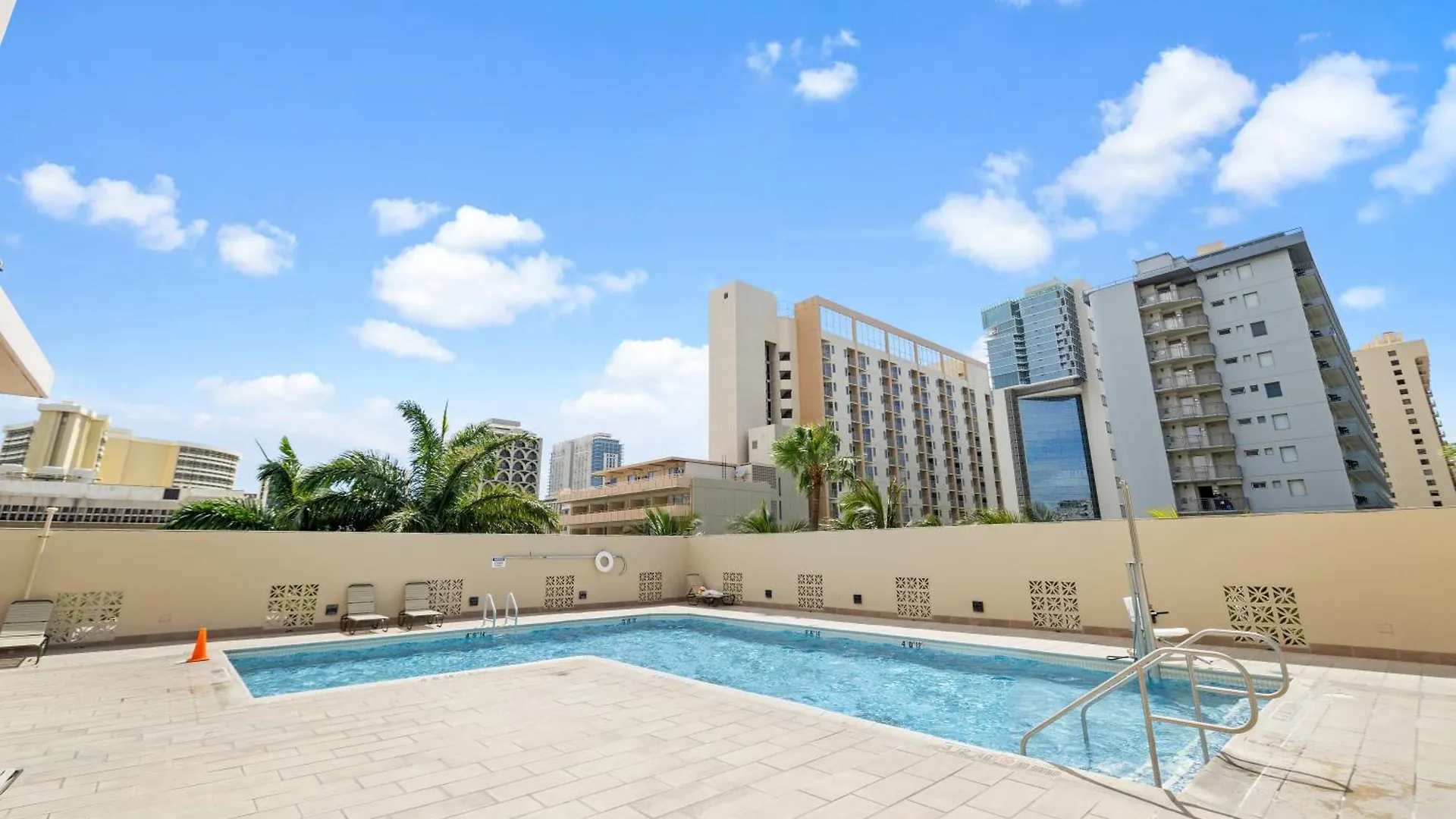 Hébergement de vacances Royal Kuhio 1710 - Spacious Studio With Stunning Ocean City Views In The Heart Of Waikiki! Honolulu